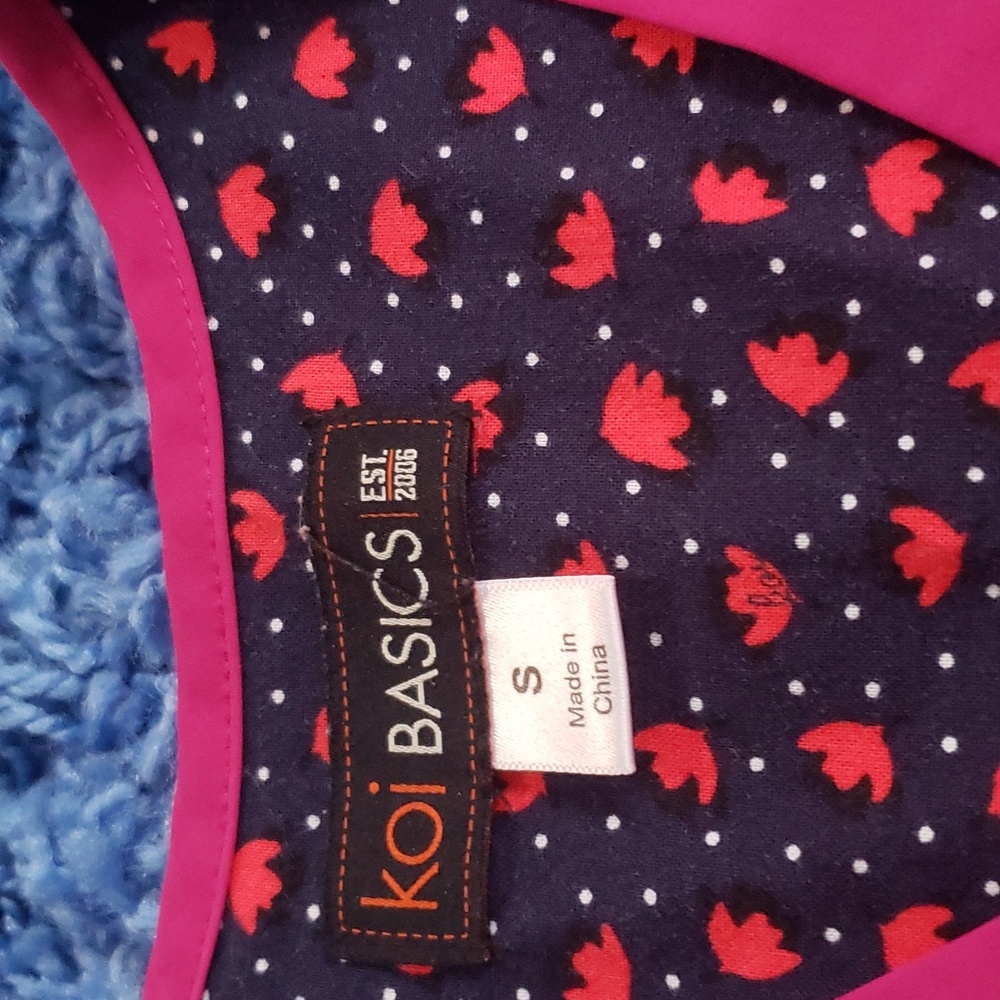 Small Scrub top - Picture 2 of 4